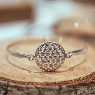 Nově na e-shopu stříbrný náramek s květem života. Jemný, elegantní…..bude vás zdobit i chránit....